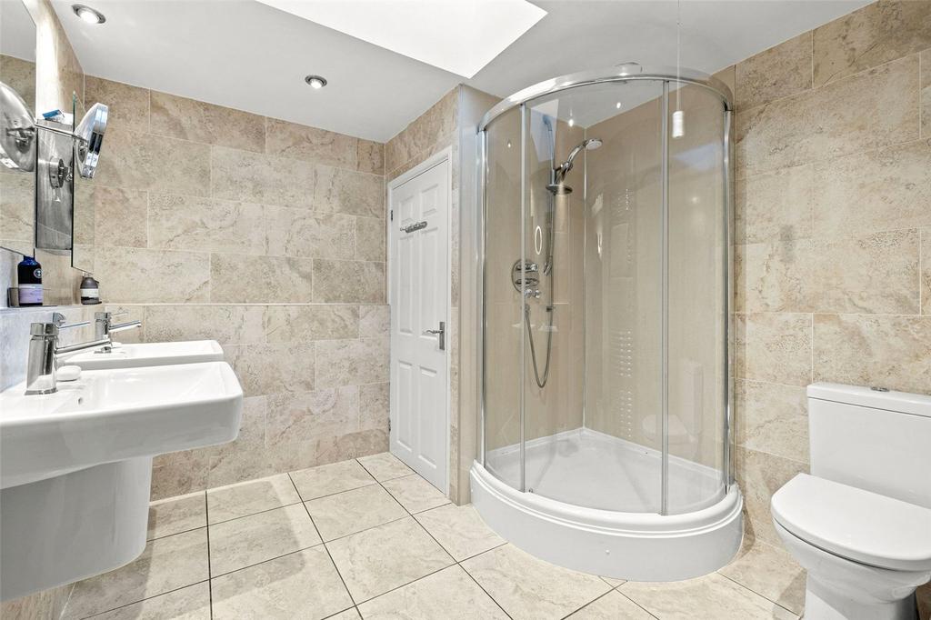 Modern En-Suite