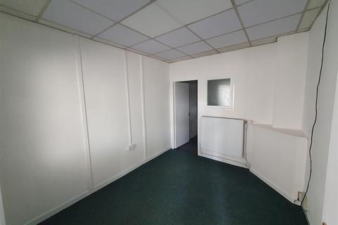 Property to rent, Derby Street, Leek