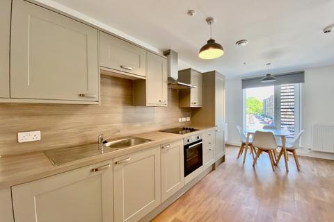 Studio to rent, Leven Street, Meadows, Edinburgh, EH3