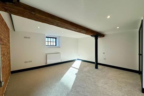 Studio to rent, Navigation Yard, Newark NG24