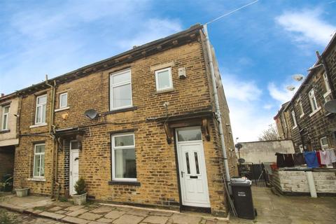 10 Green Place, Bradford, BD2 3AB