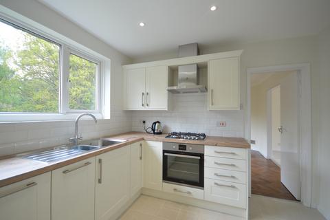 4 bedroom detached house to rent, Kingswood Firs, Grayshott, Hindhead, Surrey, GU26