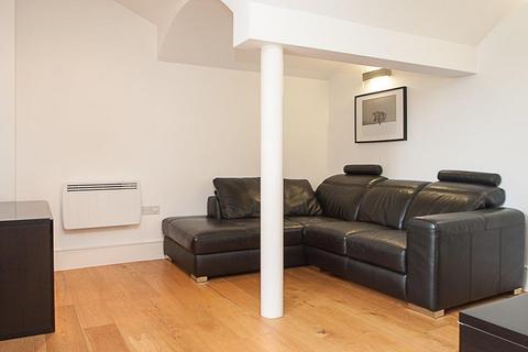 2 bedroom apartment to rent, Kavanagh Court, The Galleries