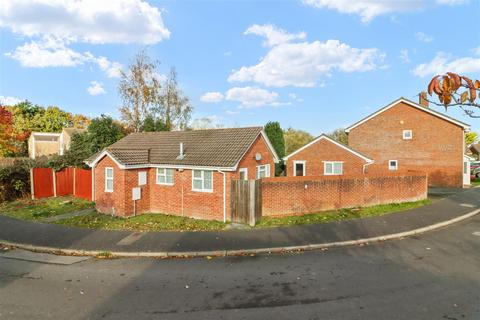 2 bedroom detached bungalow for sale, Cacklebury Close, Hailsham