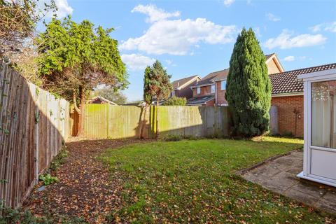 2 bedroom detached bungalow for sale, Cacklebury Close, Hailsham