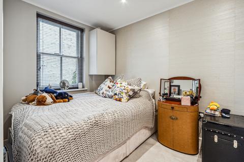 2 bedroom flat for sale, Fulham Road, Chelsea, London