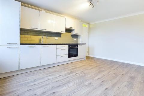 2 bedroom apartment to rent, Station Road, Hampton