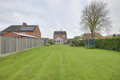 3 bedroom detached house for sale, Sandholme Road, Gilberdyke