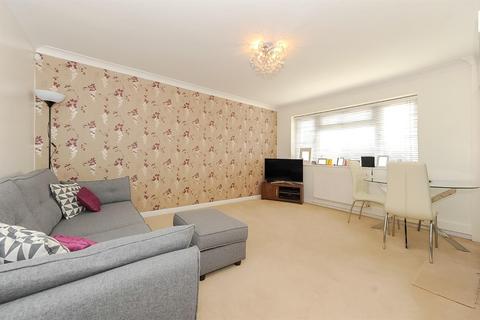 2 bedroom flat to rent, Edwards Avenue, South Ruislip HA4