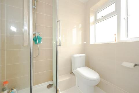 2 bedroom flat to rent, Edwards Avenue, South Ruislip HA4