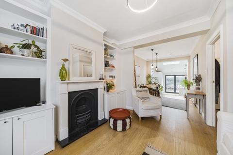 4 bedroom end of terrace house to rent, Tivoli Road London SE27