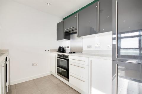 1 bedroom flat to rent, Pinnacle House, Southbury Road