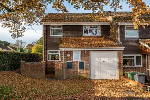 3 bedroom end of terrace house for sale, Oak Close, Overton, Basingstoke, RG25 3JT