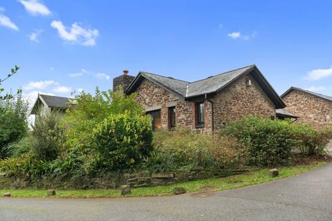 3 bedroom detached bungalow for sale, Fiddlers Green, Rock.