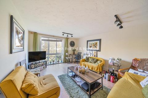 1 bedroom flat for sale, Winterburn Close, Friern Barnet