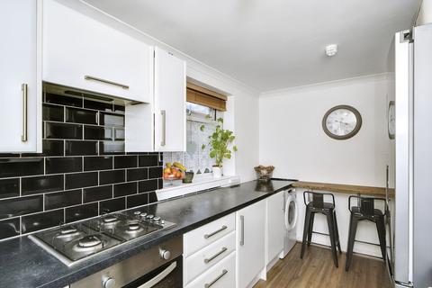 50/1 Dochart Drive, Edinburgh, EH4 7LR