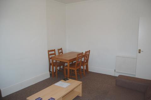 2 bedroom flat to rent, Walm Lane, London NW2