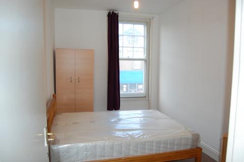 2 bedroom flat to rent, Walm Lane, London NW2