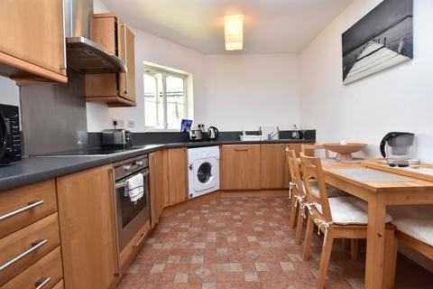 2 bedroom apartment to rent, Alveston Square, South Woodford, London, E18