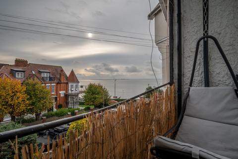 3 bedroom flat to rent, 5 Pembury Road, Westcliff-on-Sea SS0