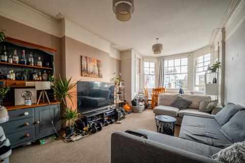 3 bedroom flat to rent, 5 Pembury Road, Westcliff-on-Sea SS0