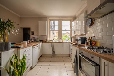 3 bedroom flat to rent, 5 Pembury Road, Westcliff-on-Sea SS0