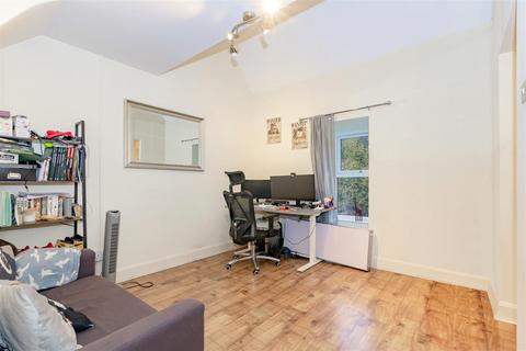 1 bedroom flat for sale, Heatherbank Close, Crayford, Kent