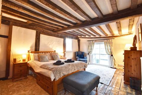 2 bedroom house for sale, Church Square, Rye