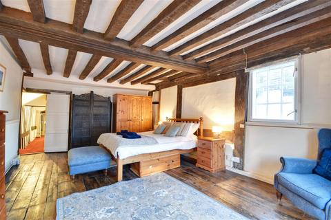 2 bedroom house for sale, Church Square, Rye