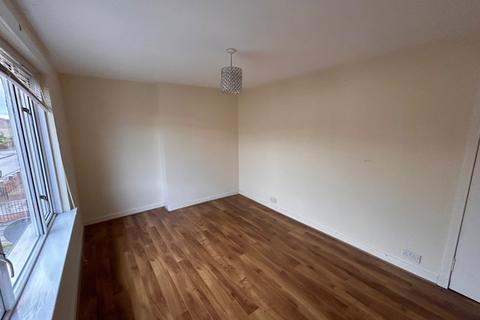 2 bedroom terraced house to rent, Gunn Road, Grangemouth FK3