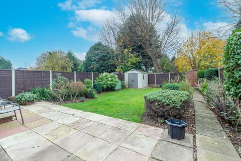 3 bedroom bungalow for sale, Heath Way, Birmingham. B34