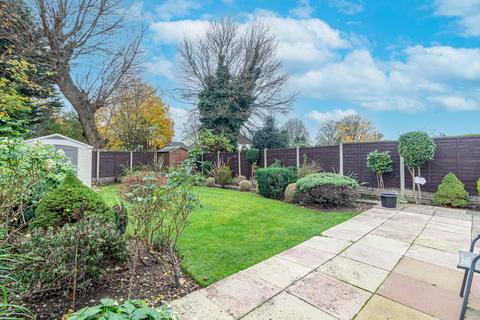 3 bedroom bungalow for sale, Heath Way, Birmingham. B34