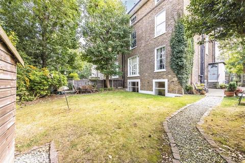 2 bedroom flat for sale, Shooters Hill Road, London SE3