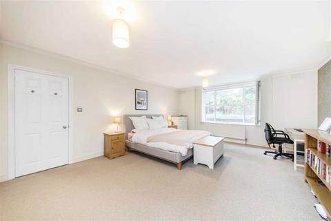 2 bedroom flat for sale, Shooters Hill Road, London SE3