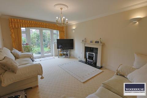 4 bedroom detached house for sale, Hammondstreet Road, Cheshunt EN7