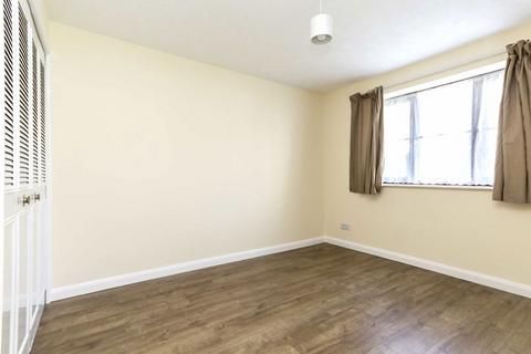 2 bedroom flat to rent, Vicars Bridge Close, Wembley HA0