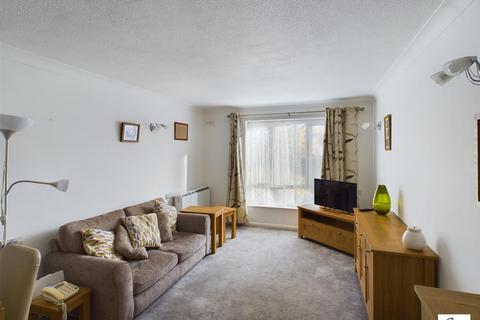 1 bedroom retirement property for sale, Glebelands Avenue, South Woodford