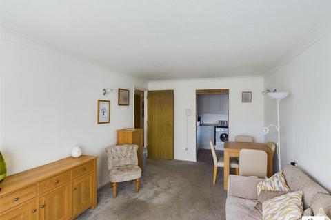 1 bedroom retirement property for sale, Glebelands Avenue, South Woodford