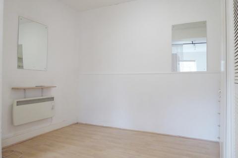 Studio to rent, Castle Road, Whitstable