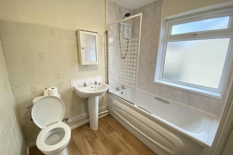 2 bedroom maisonette to rent, Alderwood Road, West Cross, Swansea, SA3