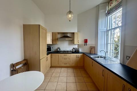 1 bedroom ground floor flat to rent, Broughton Place, Edinburgh EH1