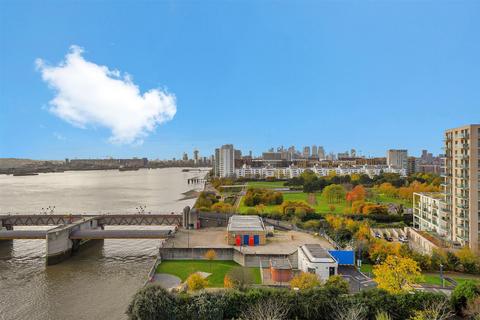 3 bedroom apartment for sale, Wards Wharf Approach, Silvertown E16