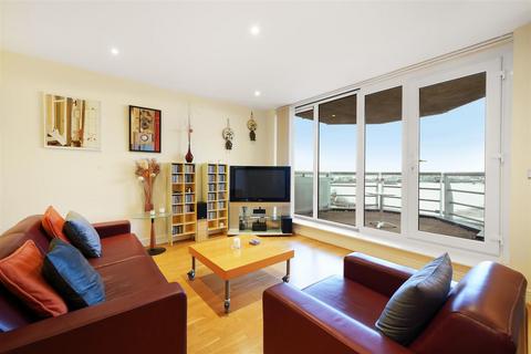 3 bedroom apartment for sale, Wards Wharf Approach, Silvertown E16