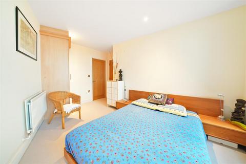 3 bedroom apartment for sale, Tradewinds, Silvertown E16