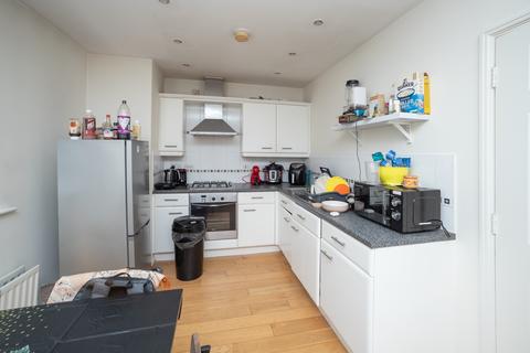 1 bedroom flat for sale, Chaloner Grove, Wakefield WF1