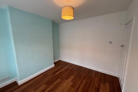 3 bedroom terraced house to rent, Hall Avenue , Trafford WA15