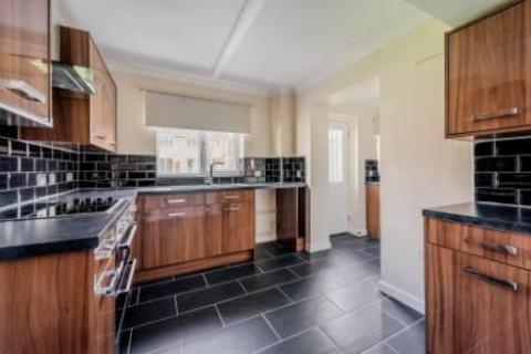 3 bedroom semi-detached house to rent, Frome Way, Telford TF2