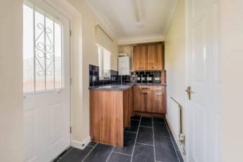 3 bedroom semi-detached house to rent, Frome Way, Telford TF2