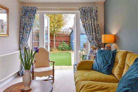 3 bedroom end of terrace house for sale, Station Road, Bosham