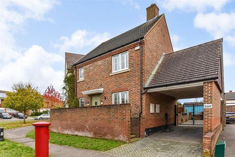 3 bedroom end of terrace house for sale, Station Road, Bosham